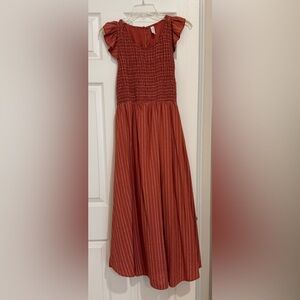 L Love Ruffle sleeve, smocked maxi Dress
Size L